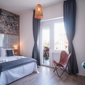 New Elegance Suites Guesthouse